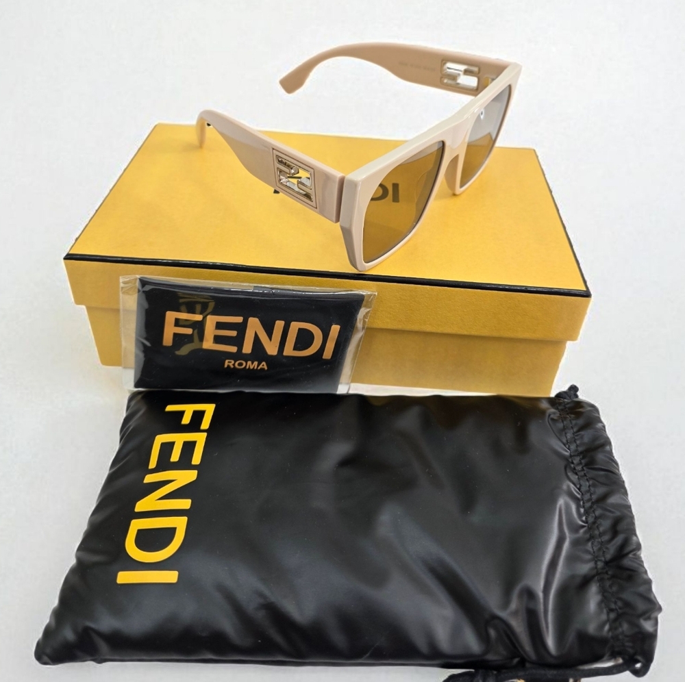 Fendi Baguette FE40124I Oversized Square Sunglasses Beige Mauve FF Logo Glasses - Picture 11 of 11